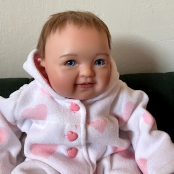 The Ashton-Drake Galleries Baby Doll "Savana" - Picture 2 of 6